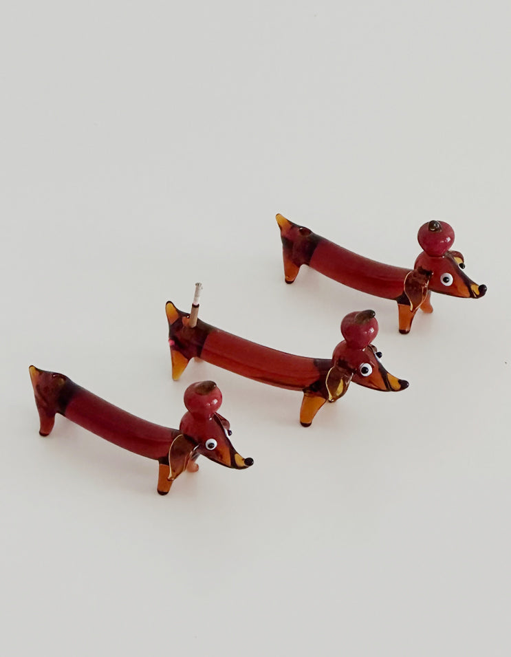Handcrafted liuli glass incense holder shaped like a dachshund, ideal for calming spaces and decoration