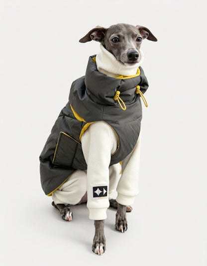 The CHISUPET CloudDown™ 95 White Duck Down Vest delivers exceptional warmth without restricting weight. Combining a rugged 100% Nylon 66 performance shell with high-loft 95% white duck down insulation, it traps core warmth while allowing full freedom of movement for trail exploring, winter travel, and everyday neighborhood strolls.