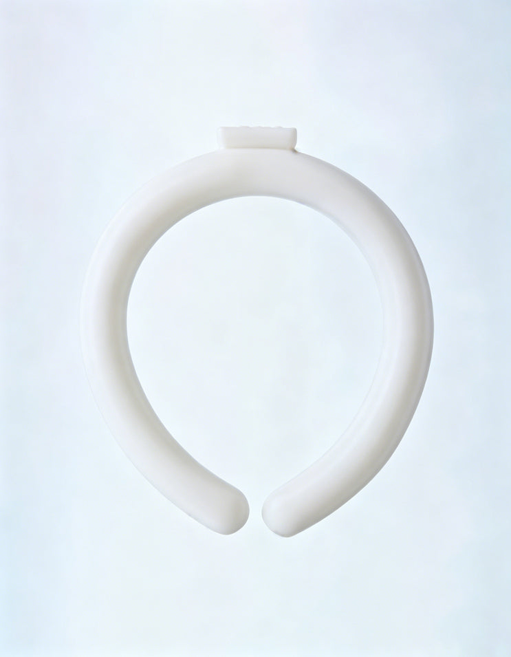 Cooling neck ring using PCM phase change technology for reusable temperature regulation